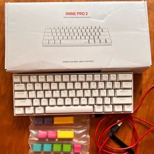 Anne PRO 2, 60% Wired/Wireless Mechanical Keyboard (White switch)
